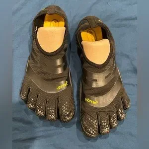 Vibram Skeleton Shoes, brand new, black